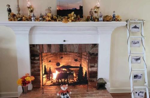 Burks Fork Bed & Breakfast | Moonlight Manor Bed & Breakfast