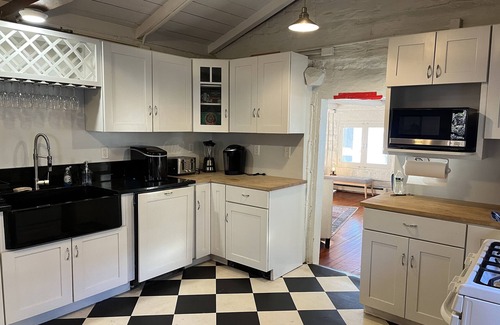 Hammondsport House | Moonlight Manor on Keuka Lake in Hammondsport