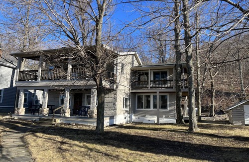 Hammondsport House | Moonlight Manor on Keuka Lake in Hammondsport