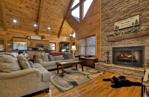 Cherry Log Cabin | Moonlight Mountain Cabin - Great views and a hot tub!