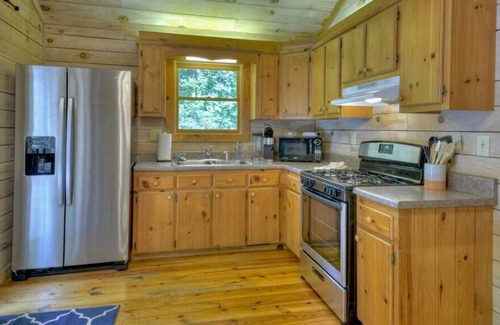 Epworth Cabin | Moonlight Retreat - Book 2 get 3rd night free!