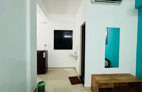 Kalamassery Hotel | Moonlit