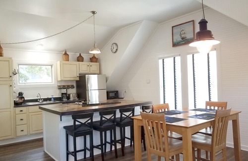 Ocracoke Apartment | Moonraker's Attic: Dog Friendly Studio at Spencer's Market