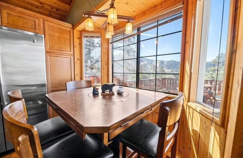 Upper Moonridge Cabin | Moonridge Paradise Cabin
