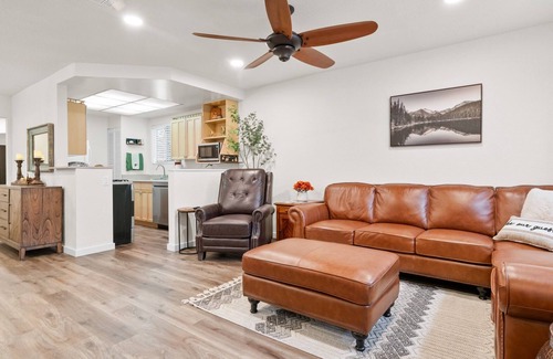 Big Bear Lake Cabin | Moonridge Pines Cabin +Fireplace + 5 min to Summit