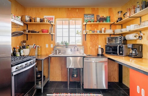 Joshua Tree House | Moonshadow is a hi-desert retreat with spectacular views with 85 Joshua Trees.