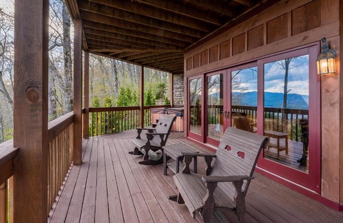 Aquone Villa | MoonShadow Lakeview Cabin-3 Story Nantahala Lake