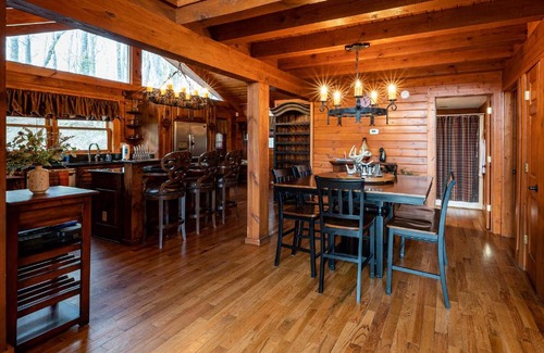 Aquone Villa | MoonShadow Lakeview Cabin-3 Story Nantahala Lake