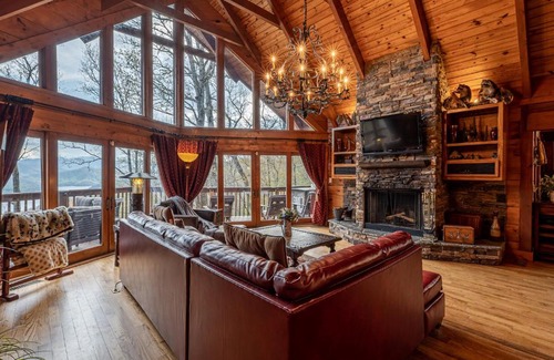 Aquone Villa | MoonShadow Lakeview Cabin-3 Story Nantahala Lake