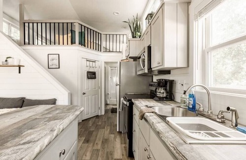 Govalle House | Moonshine Cottage: Walkability . Free Bikes