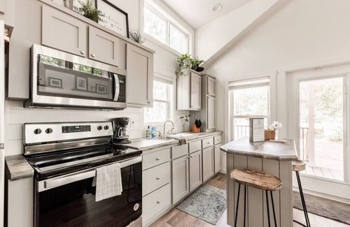 Govalle House | Moonshine Cottage: Walkability . Free Bikes