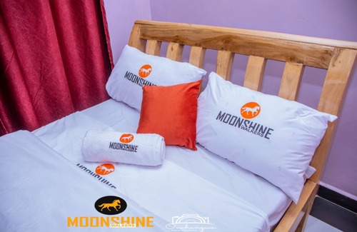 Eldoret Bed & Breakfast | Moonshine Walkers