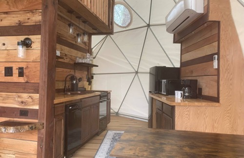 Hico Cabin | Moonshiner Tree Dome is rustic luxury with big, beautiful panoramic views.