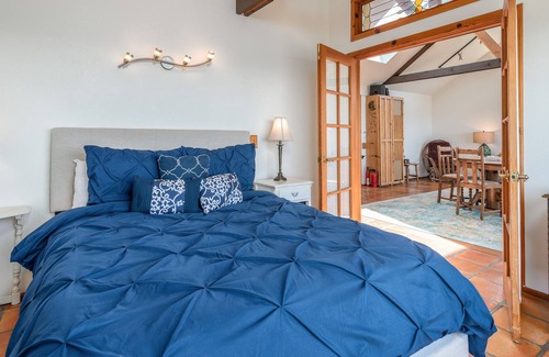 Gualala Cottage | Moonstar Cottage | Near Bluffs & Pet Friendly