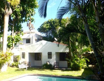 Lopes Bed & Breakfast | Moonstone Lodge