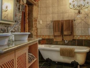 Wilderness House | Moontide Riverside Lodge