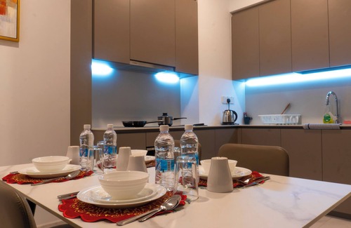 Golden Triangle Apartment | Moonway Luxury Suites At Eaton Residence