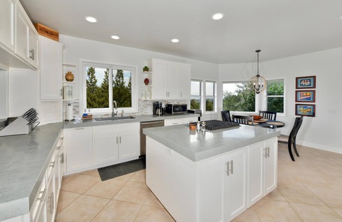 Sebastopol House | Moore Family Farmhouse - Complimentary wine tasting at Croix included!