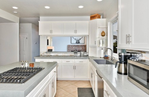 Sebastopol House | Moore Family Farmhouse - Complimentary wine tasting at Croix included!