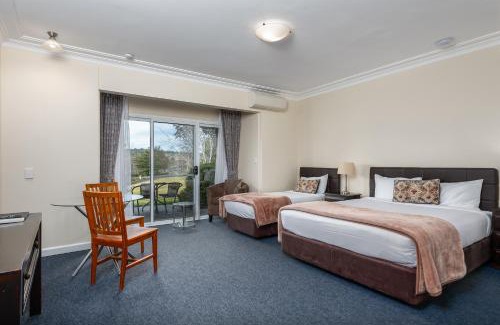 Armidale Hotel | Moore Park Inn