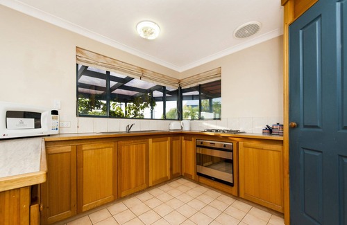 Guilderton House | Moore Views - Stunning River Views