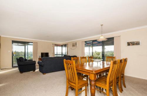 Guilderton House | Moore Views - Stunning River Views