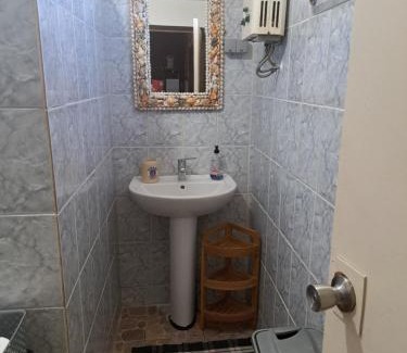 Temae Ski Chalet | moorea temae bungalow lory bord de mer
