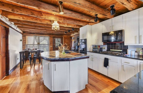 Florida House | Moores · Berkshire Mountain Top Chalet