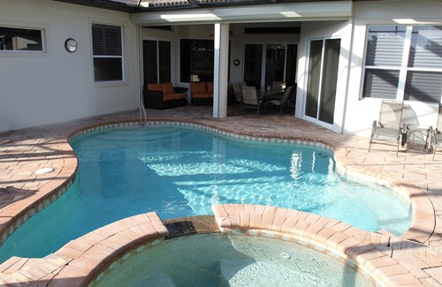Moorings House | Moorings - Stunning Luxury Home 4 Bed plus Den, Pool and Spa