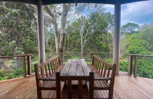 Toogoom House | Moorings - Toogoom- Beachfront - 3BR- Aircon