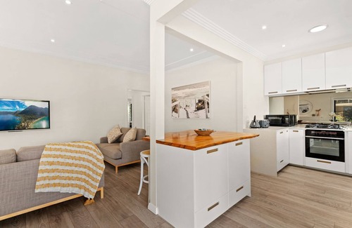 Nelson Bay House | Moorooba Crescent 5 - Entertainer's delight in Nelson Bay