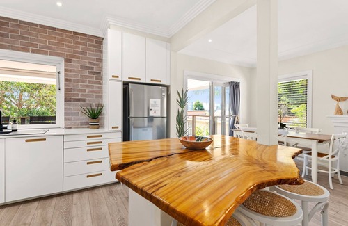 Nelson Bay House | Moorooba Crescent 5 - Entertainer's delight in Nelson Bay