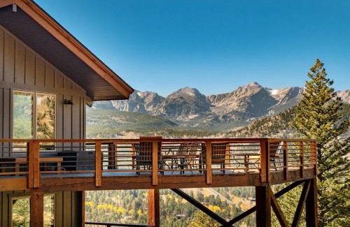 Windcliff Estates House | Moose Den Luxury Vacation Home at Windcliff home