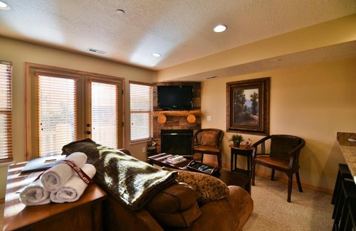 Eden Apartment | Moose Hollow Condo #1206