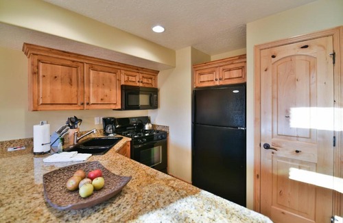 Eden Apartment | Moose Hollow Condo #1206