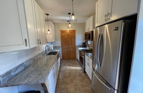 North Lake George House | Moose Lodge - Rustic and Cozy
