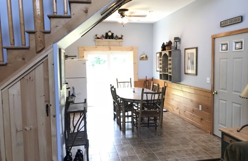 North Lake George House | Moose Lodge - Rustic and Cozy