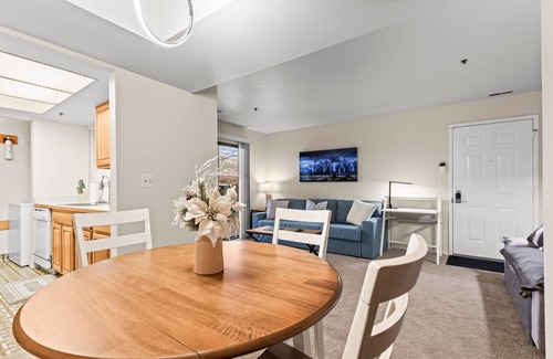 Gorgosa Condo | Moose Mgmt at Powderwood 9B