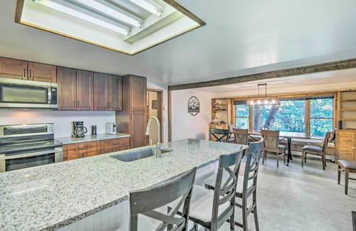 Walden Cabin | 'Moose Park Lodge' Charming Walden Retreat!