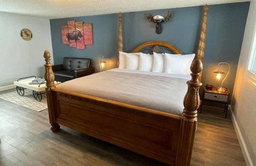 Garden Township Hotel | Moose Resort