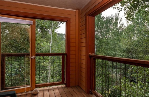 Driggs Condo | Moose Retreat: Aspen Groves, Patio, Hot Tub, Near Grand Targhee