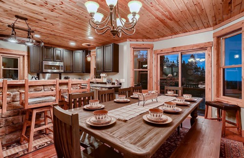 Valley of the Sun House | Moose Sightings, Hot Tub, Pool Table, Views, Hot Springs, 16mi to Breckenridge