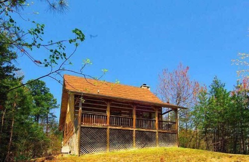 Gatlinburg - Pigeon Forge Cabin | Moose Tracks, enchanting cabin in the Smoky Mountain is private and relaxing.