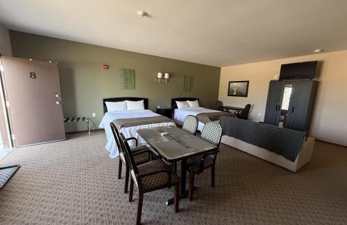 Moosehorn Hotel | Moosehorn Motor Hotel
