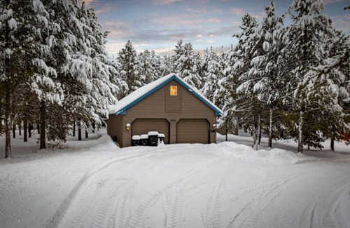 Island Park Cabin | Moosewood Studio+Short walk to Lake+35-40min2YSNP!