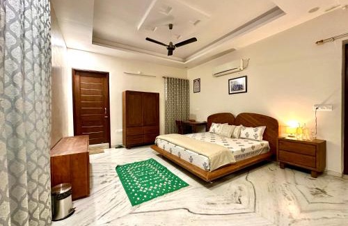 Uchiyarda House | Mor Jharokha 2BHK Retreat