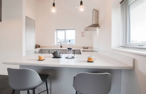 Barmouth House | Mor Mynydd - Three Bedroom House, Sleeps 6