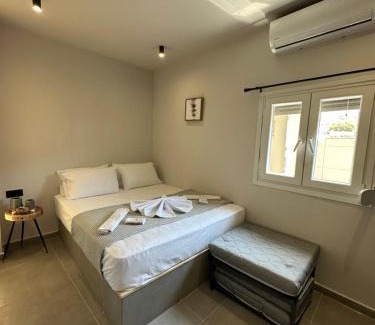 Mandrakia Apartment | Mora Houses