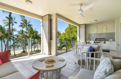 Palm Cove Apartment | Morado at Island Views A Palm Cove Poolside Oasis