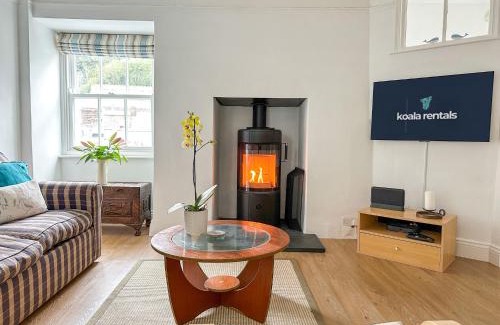 Cawsand House | Mordros Cawsand Cottage, Steps from the Beach